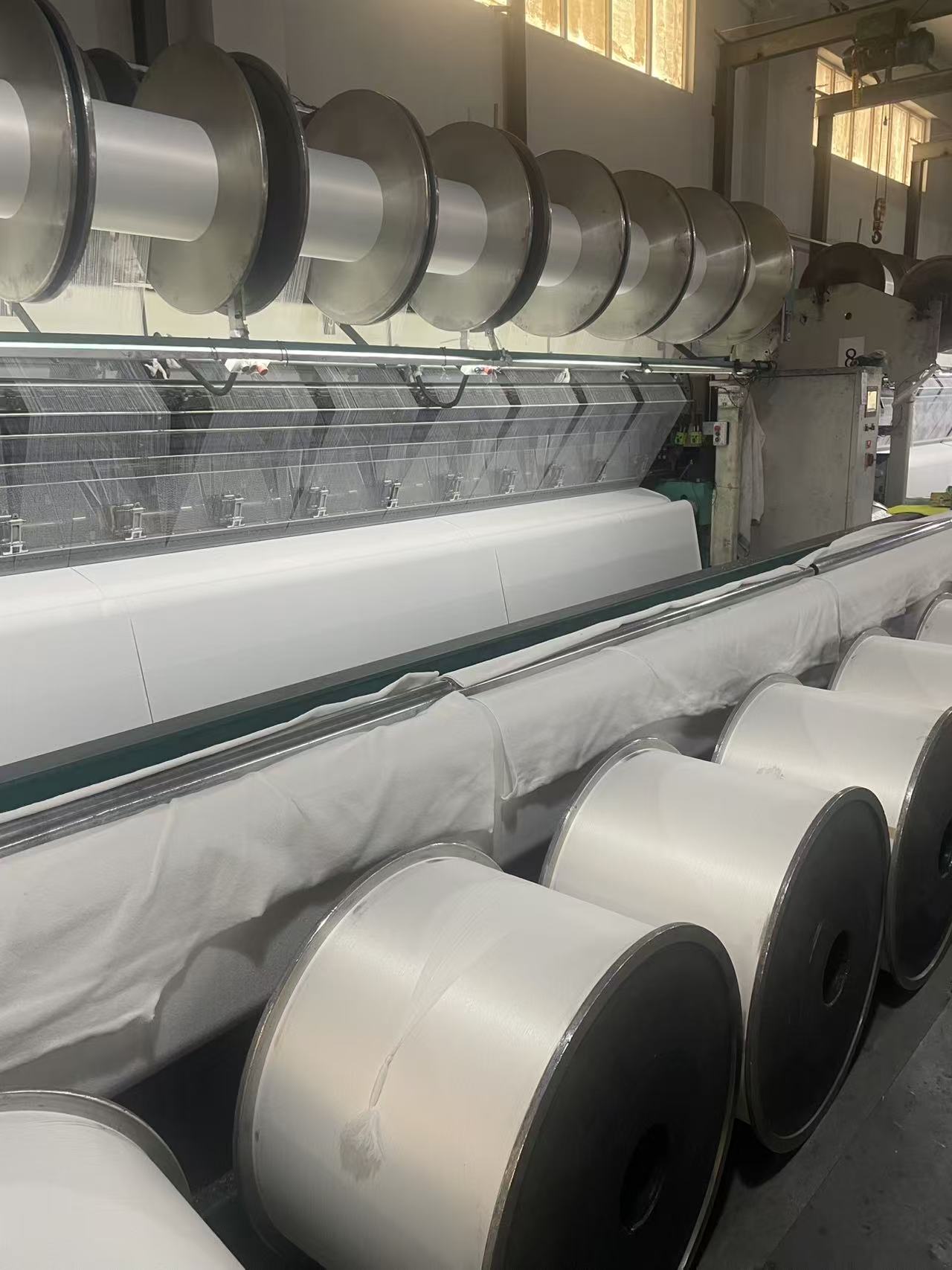 New Terry Tricot Warp Knitting Machine Boosts Full-Range Microfiber Cleaning Cloth Production